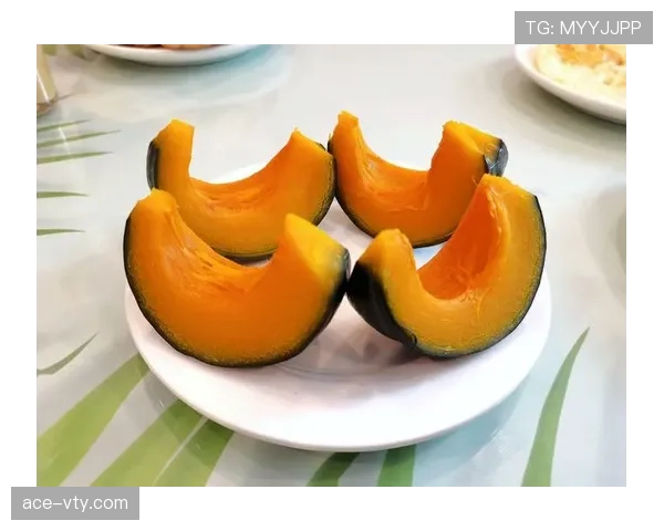 武磊居然在外面吃个饭能点半桌菜！真是上班族两周工资了吧？